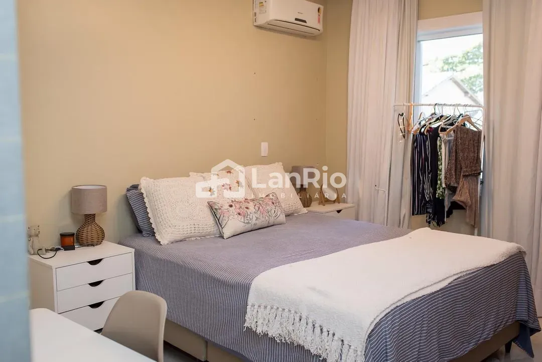 House with 4 bedrooms and 4 suites, balcony with grill — photo 39