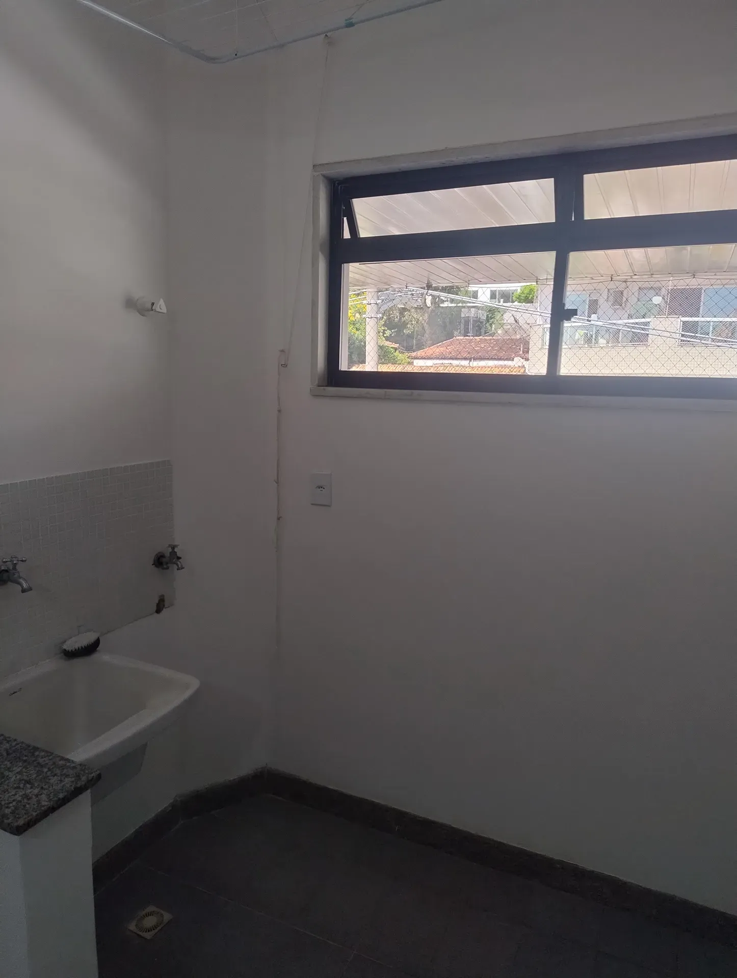 1st-floor apartment with 4 bedrooms, balcony and suite — photo 22