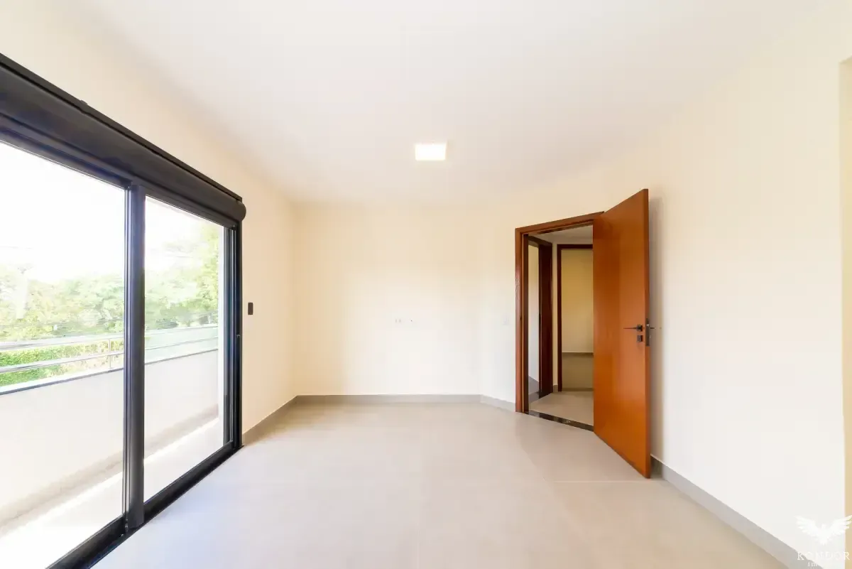 Two-story house with 230 m², 3 bedrooms and 4 baths — photo 41