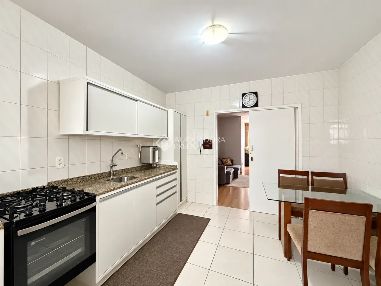 Apartment on the 3rd floor with a home office — photo 5