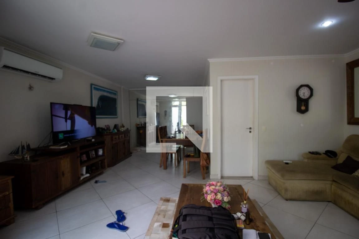 4-bedroom house with a walk-in closet in Rio de Janeiro — photo 6