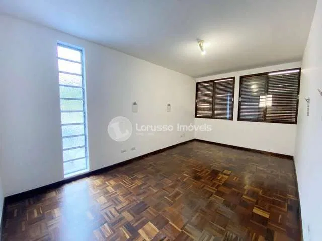190 m² house with a bathtub and a home office — photo 14