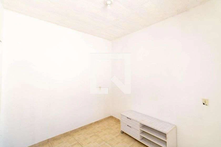 Estudio de 30 m² con 1 dormitorio y cocina con muebles — photo 15