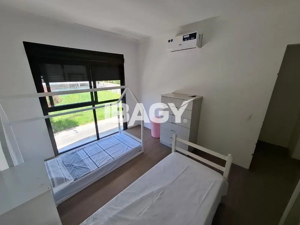 Furnished house with 4 en-suites and 220 m², no parking — photo 15