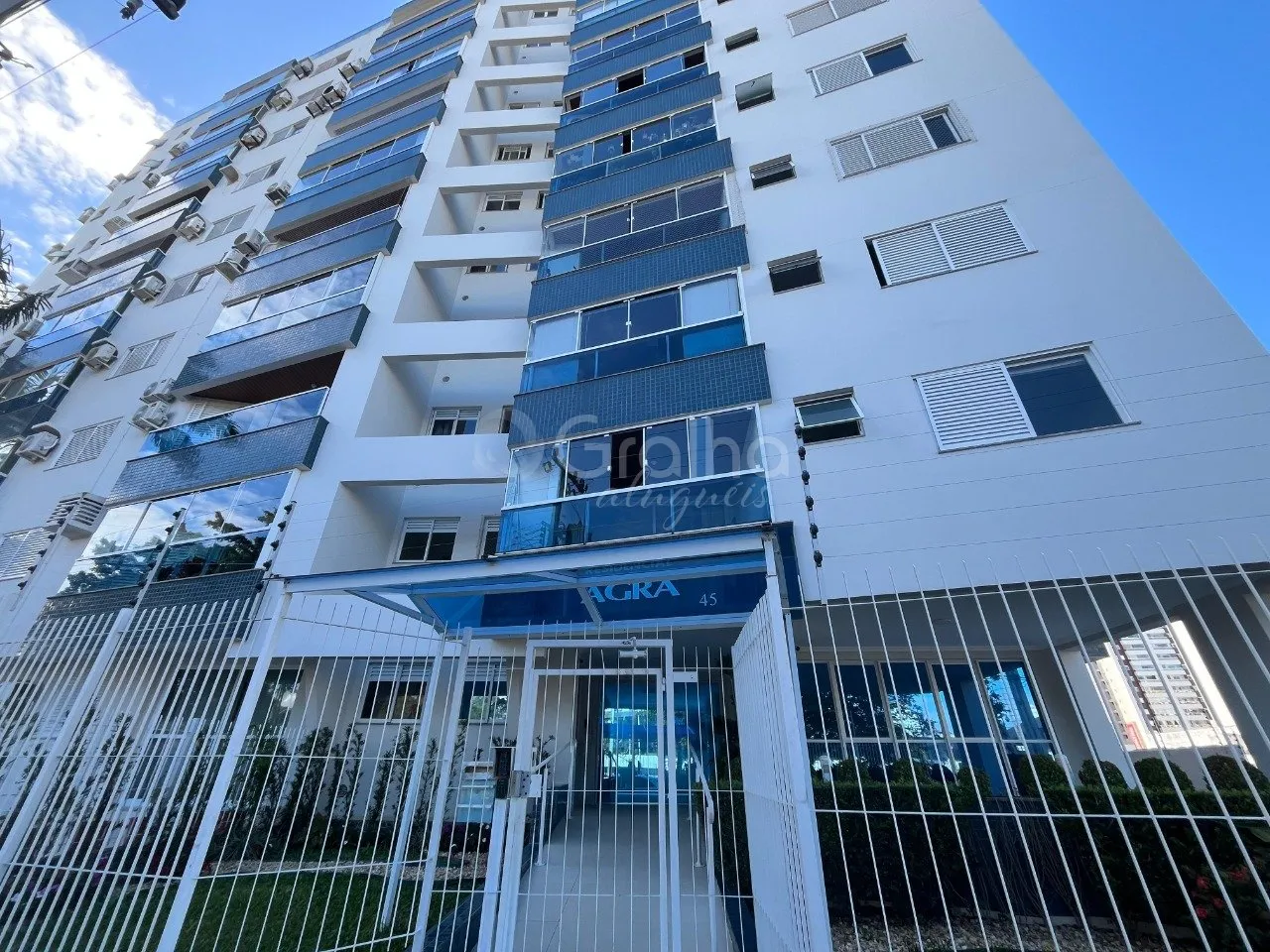 Apartamento amueblado de 2 dormitorios con parrilla en balcón — photo 11