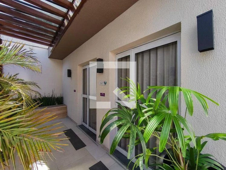 Furnished apartment, 32 m², with floor-to-ceiling windows — photo 48