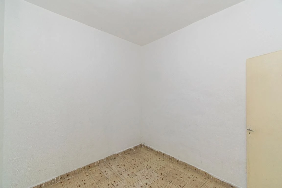 2-bedroom apartment with 1 bathroom, no parking — photo 28