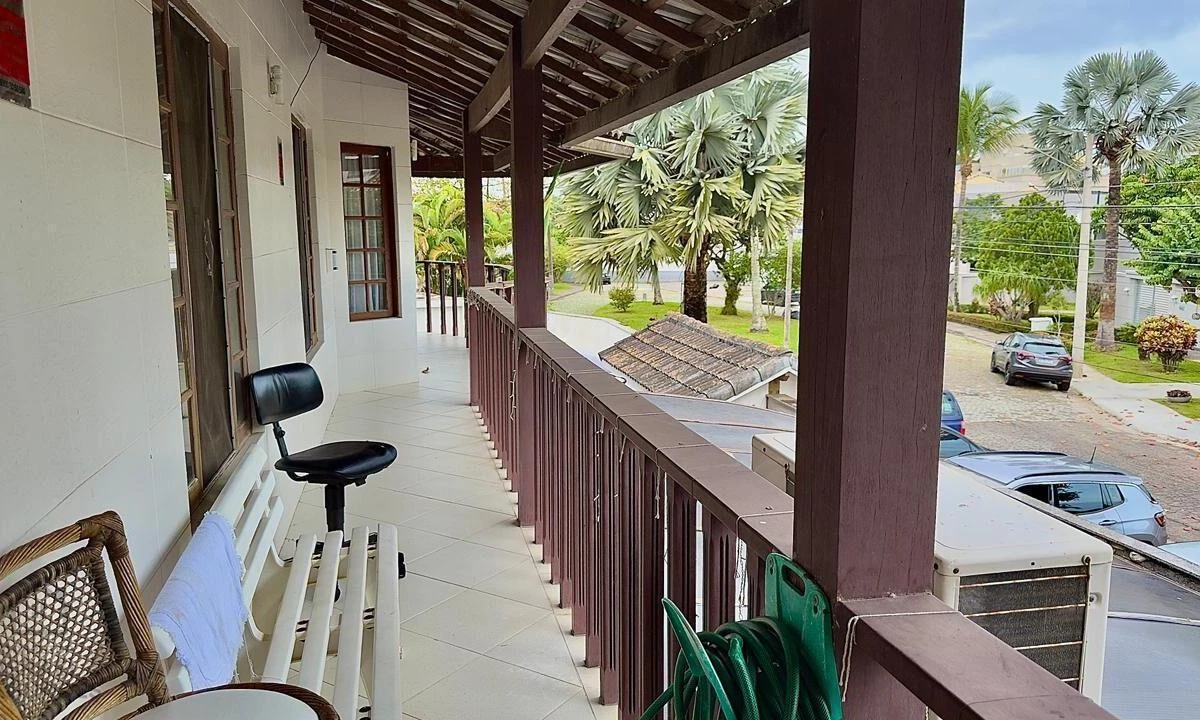 Furnished house with 6 bedrooms and 6 parking spots — photo 3