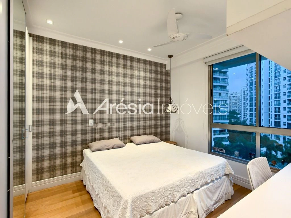 Furnished apartment with 4 bedrooms and private BBQ area — photo 22