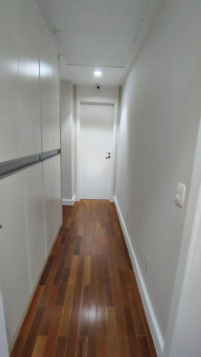 Furnished 249 m² apartment with 3 en-suite bedrooms — photo 36