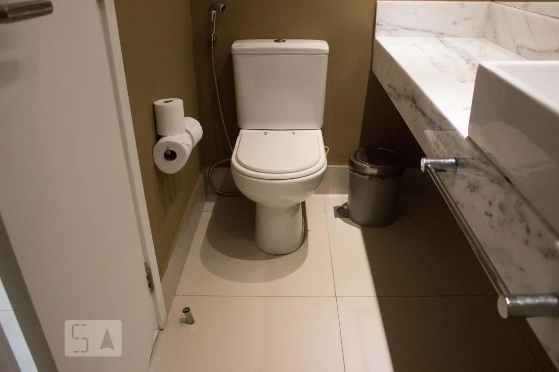 Furnished 2-bedroom apartment with a balcony — photo 33