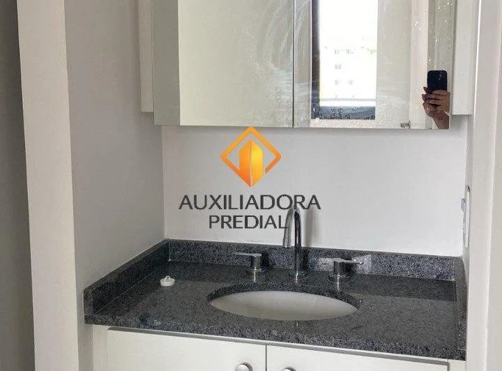 Apartamento de 2 quartos com varanda e cozinha compacta — photo 6