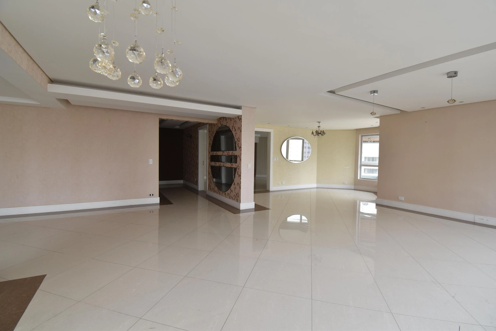 4-bedroom apartment with a jacuzzi