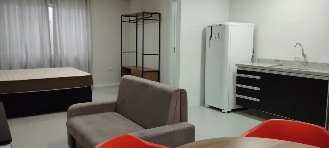 Furnished studio with 1 bedroom and 1 bathroom, no parking — photo 5