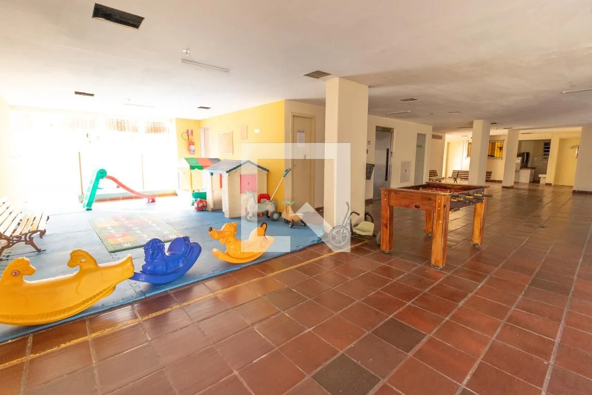 3-bedroom apartment in a building with a gym — photo 42