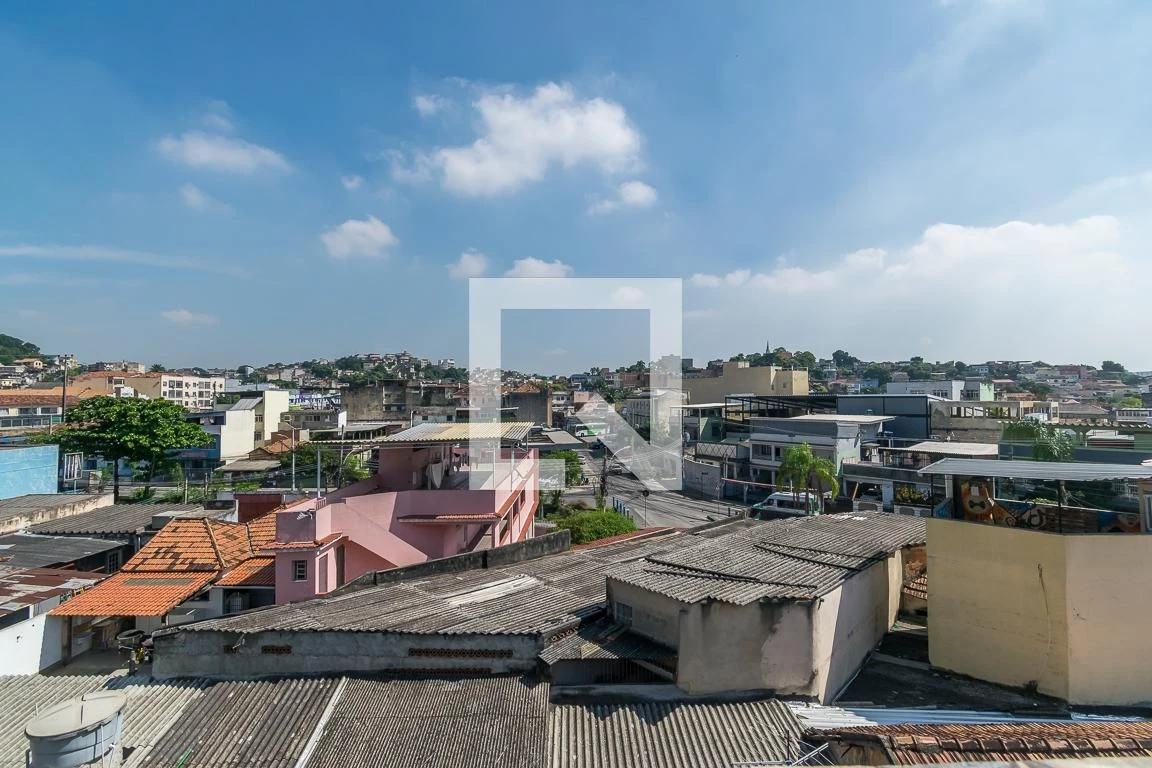 Balcony with a grill in a 3-bedroom apartment, 80 m² — photo 37