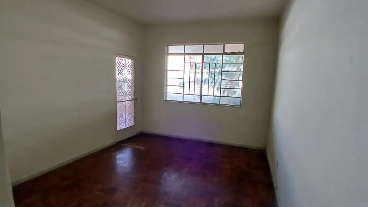 Unfurnished 2-bedroom house with gas stove and parking — photo 6