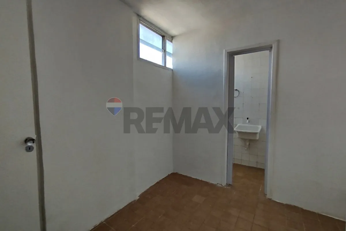 3-bedroom apartment with a closed kitchen and 160 m² — photo 32