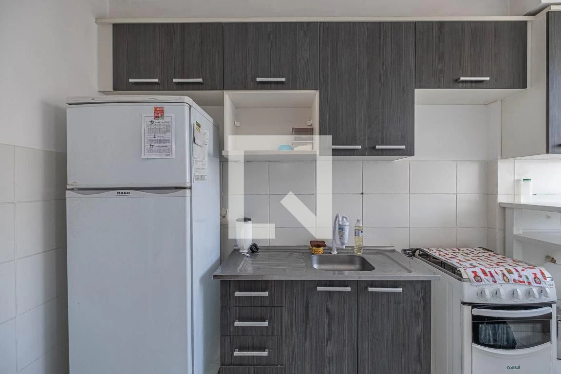 Furnished 2-bedroom apartment with a balcony — photo 2