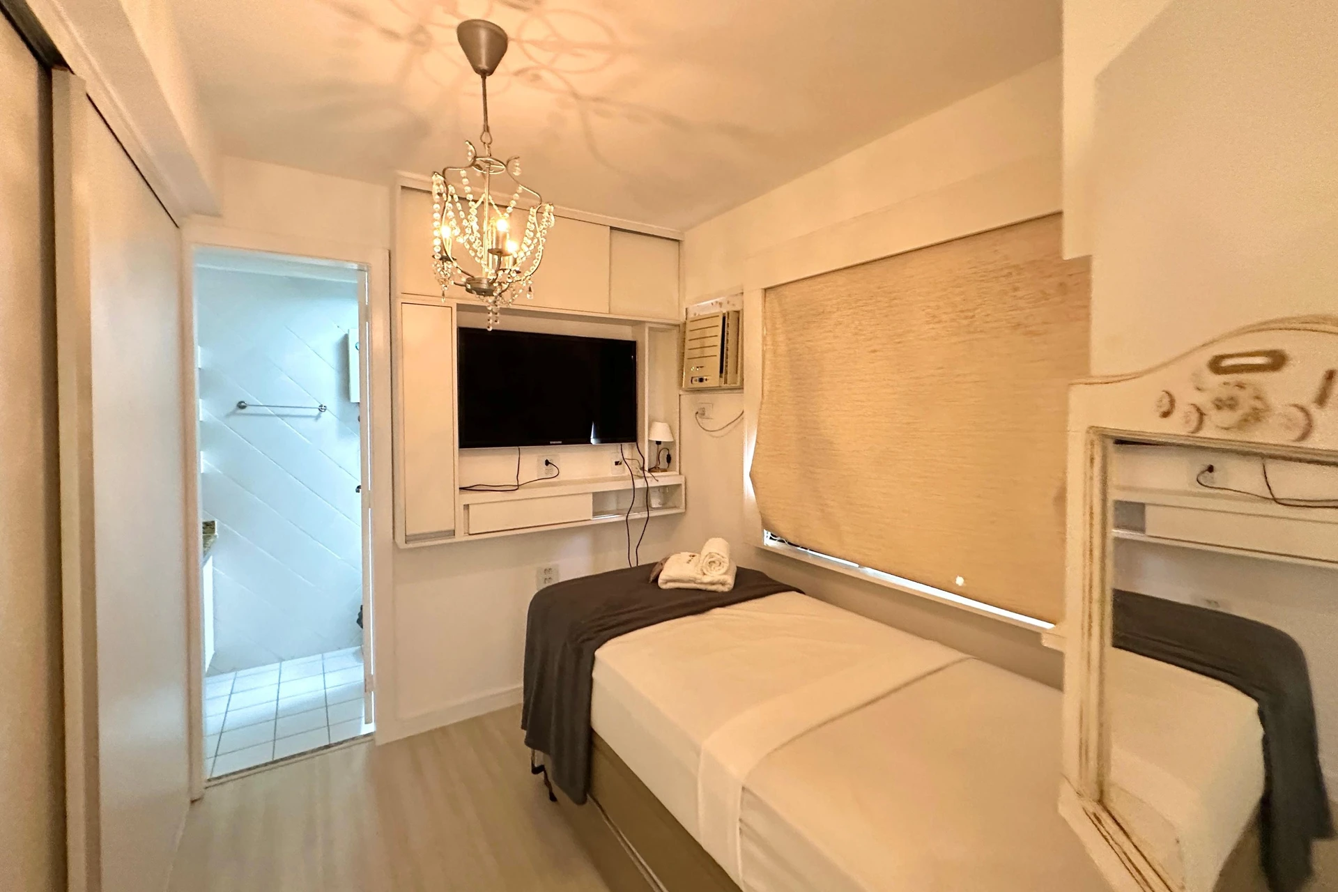Furnished apartment with an open kitchen and 2 en-suite bedrooms — photo 7