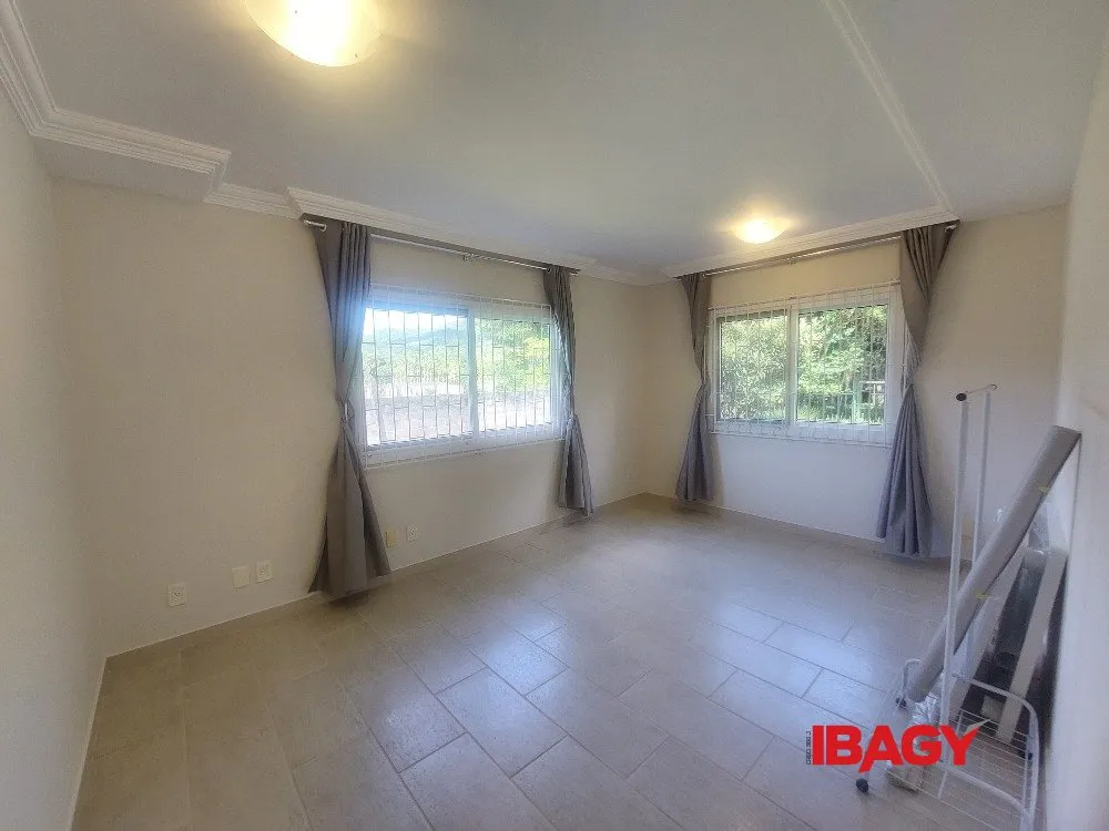 Furnished house with 5 bedrooms on 5200 m² — photo 6