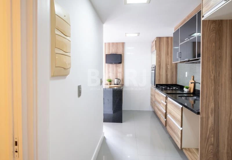 3-bedroom apartment in a building with a pool — photo 41