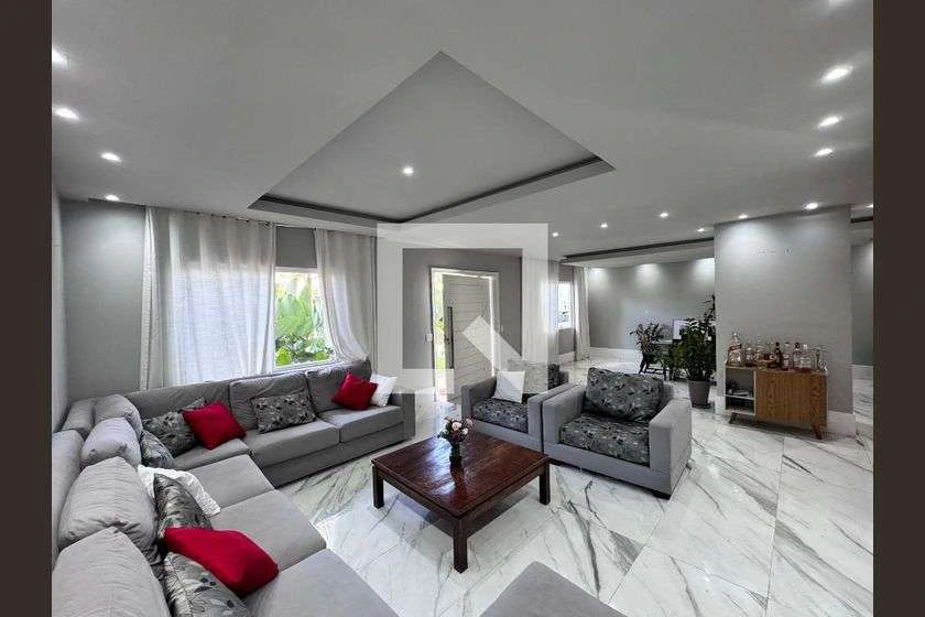 Condominium house with 4 en-suite bedrooms and 800 m²