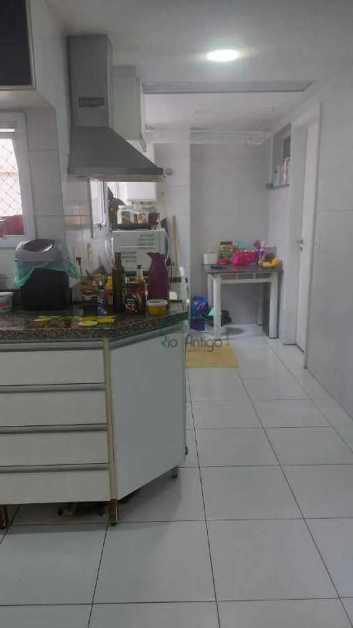 Furnished apartment with 3 bedrooms and 3 bathrooms — photo 12