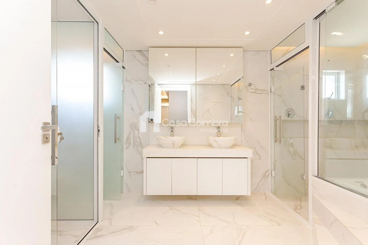 House, 450 m², with a bathtub — photo 10