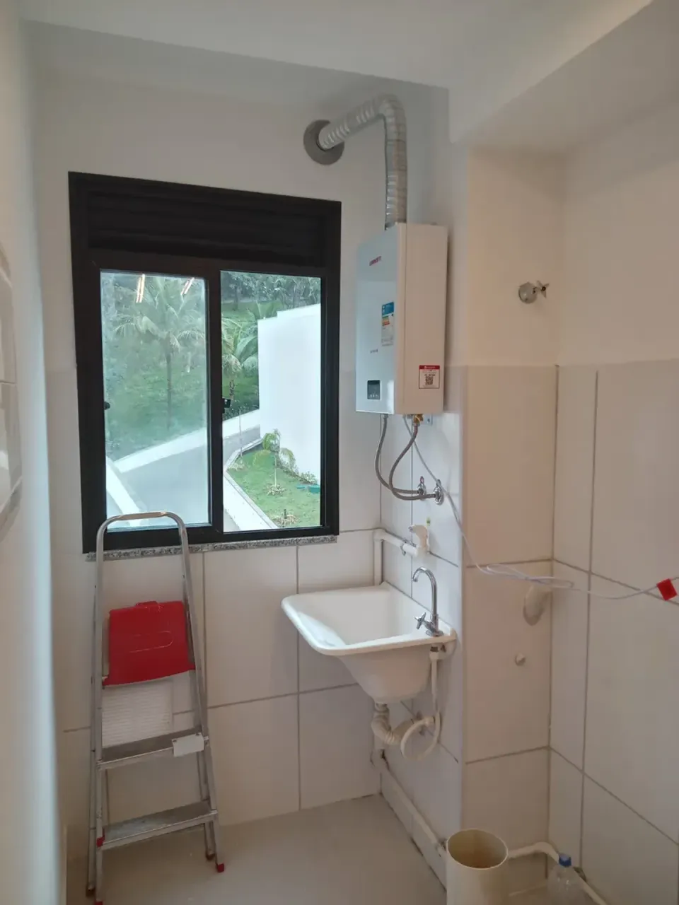Apartamento com 2 quartos e varanda em bom estado — photo 12