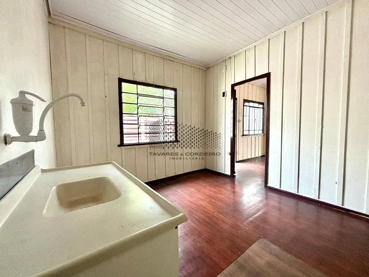 Wood or laminate floors in a 2-bedroom house, 60 m² — photo 2