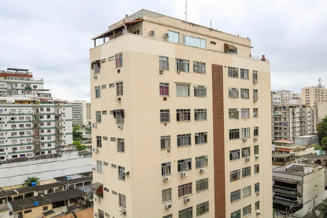 Apartamento para alugar com 2 quartos, 1 banheiro e vaga — photo 40