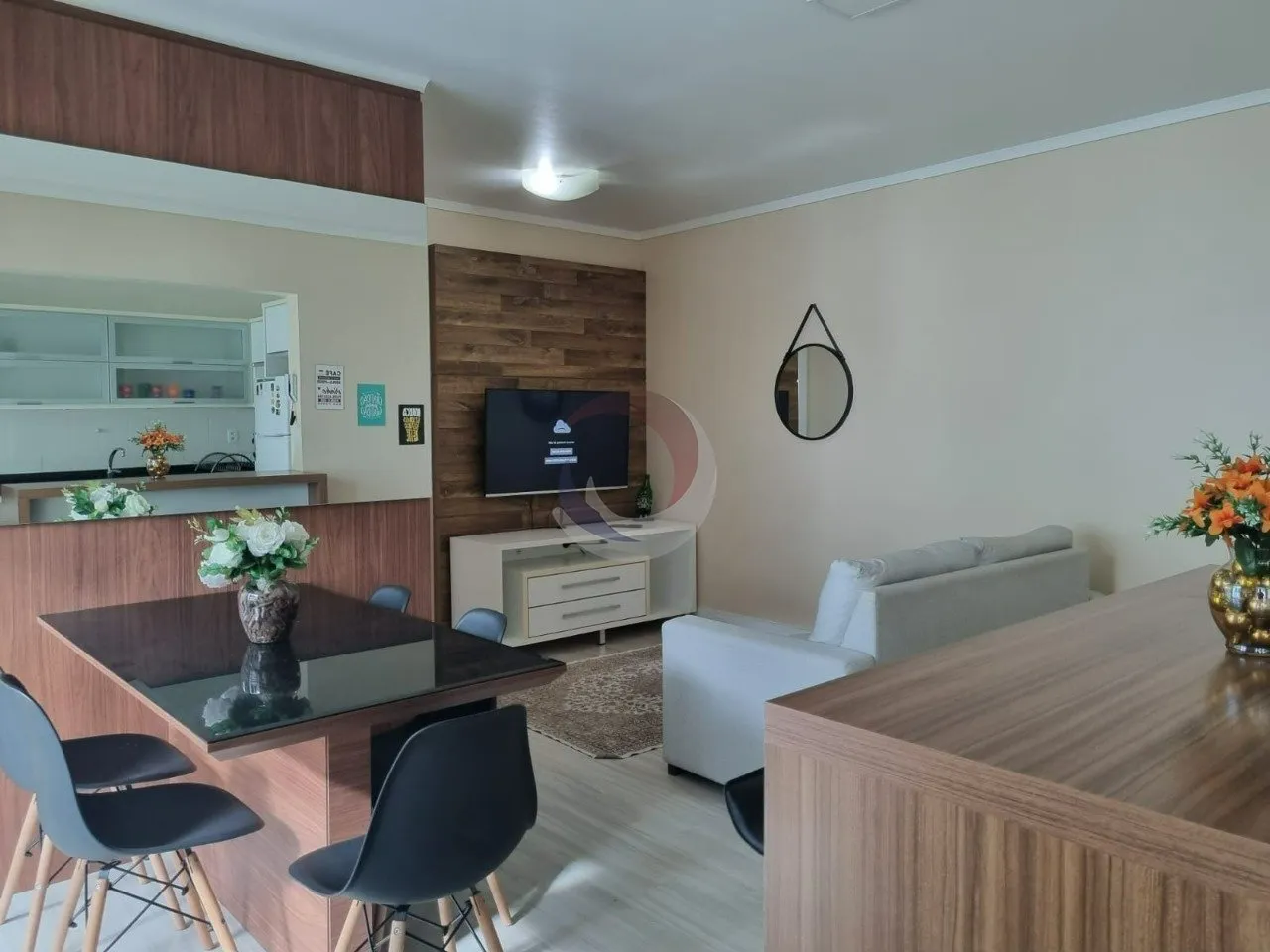 Furnished 2-bedroom apartment with en-suite