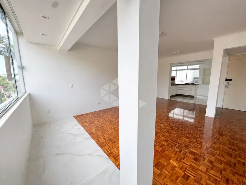 Apartment, 140 m², with wood or laminate floors