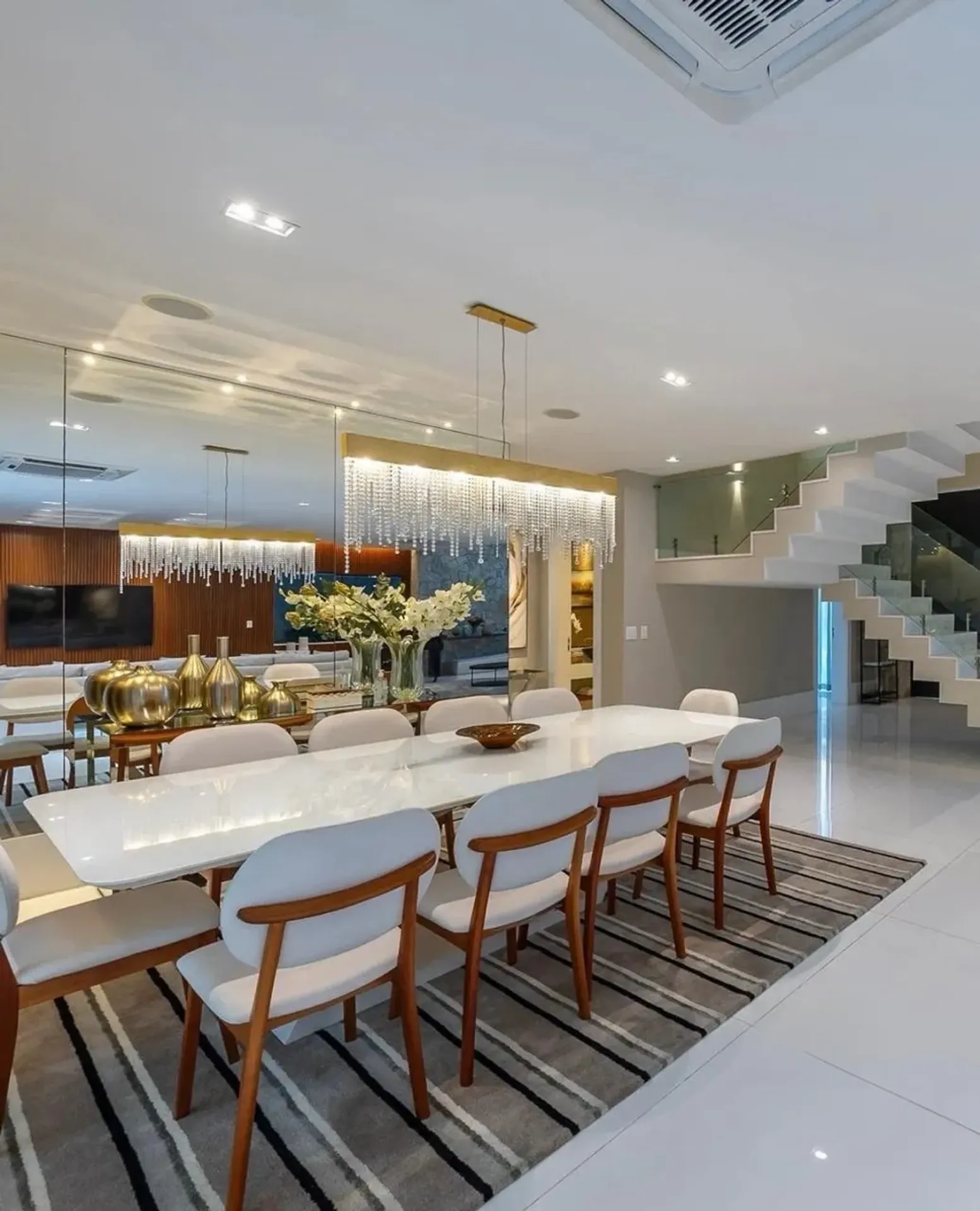 Triplex house with 4 en-suite bedrooms and open kitchen — photo 4