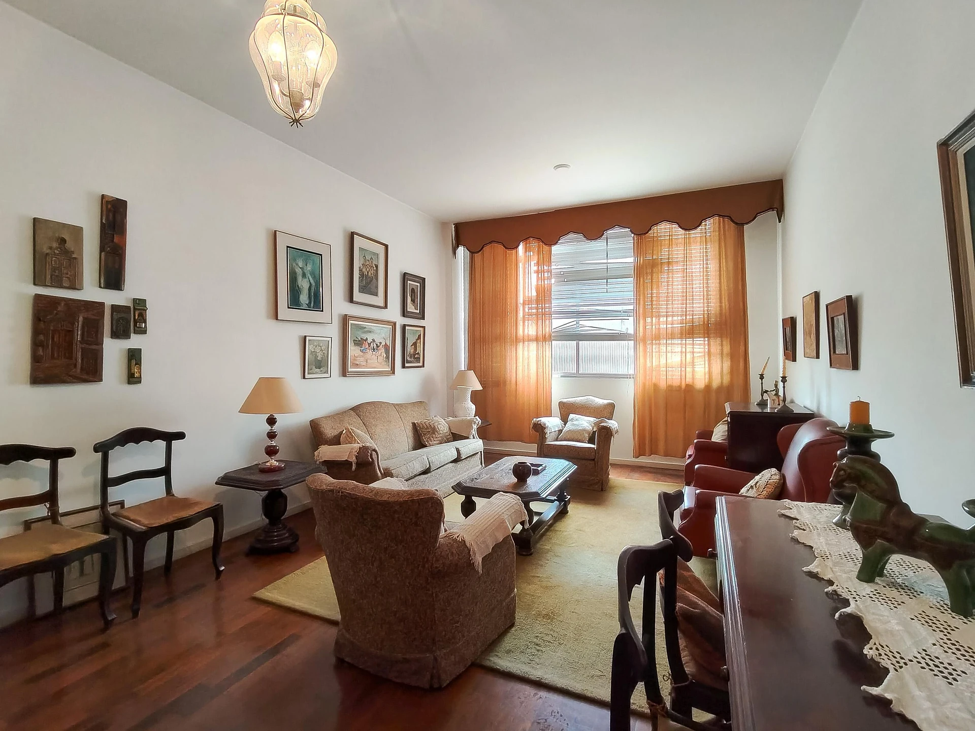 Furnished apartment with 3 bedrooms and gas stove
