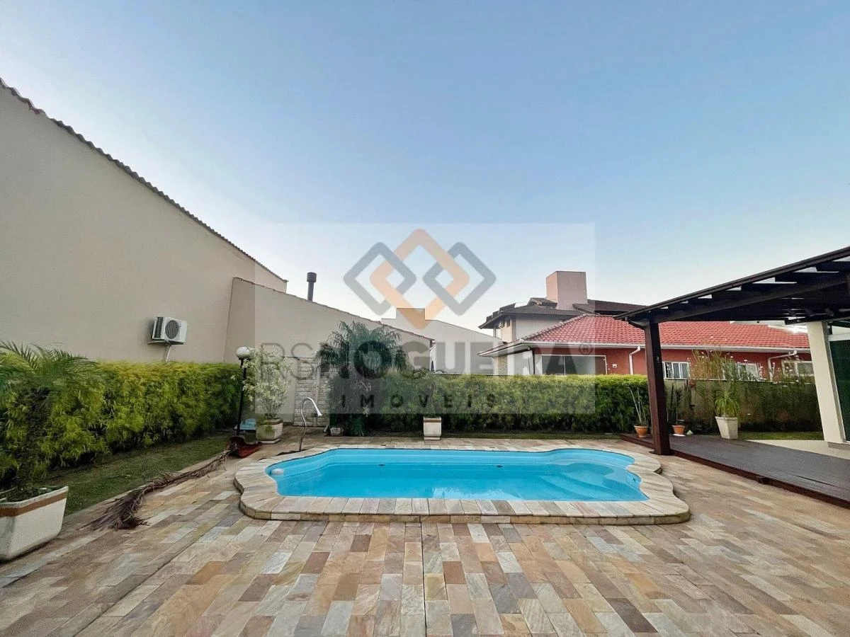 Furnished house, 317 m², with a bathtub — photo 43