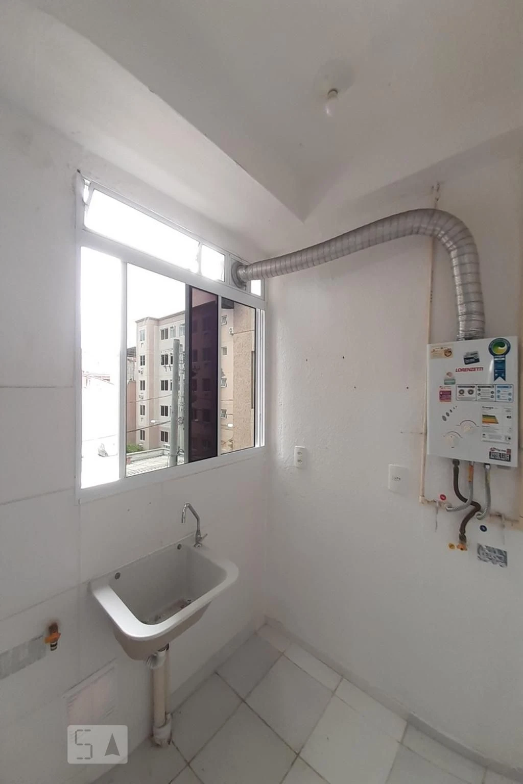 Unfurnished rental apartment with 2 bedrooms and 1 bath — photo 10