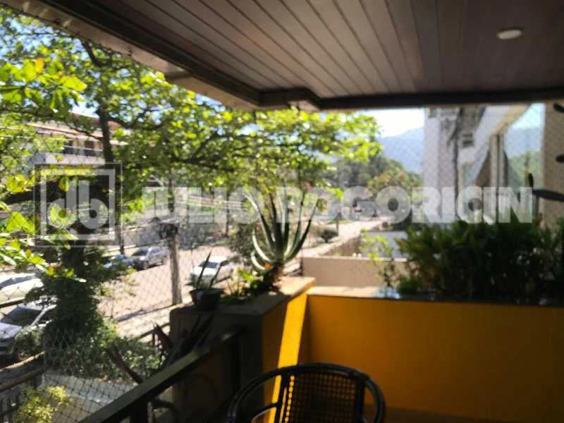 Furnished 167 m² apartment with 3 bedrooms and balcony — photo 11