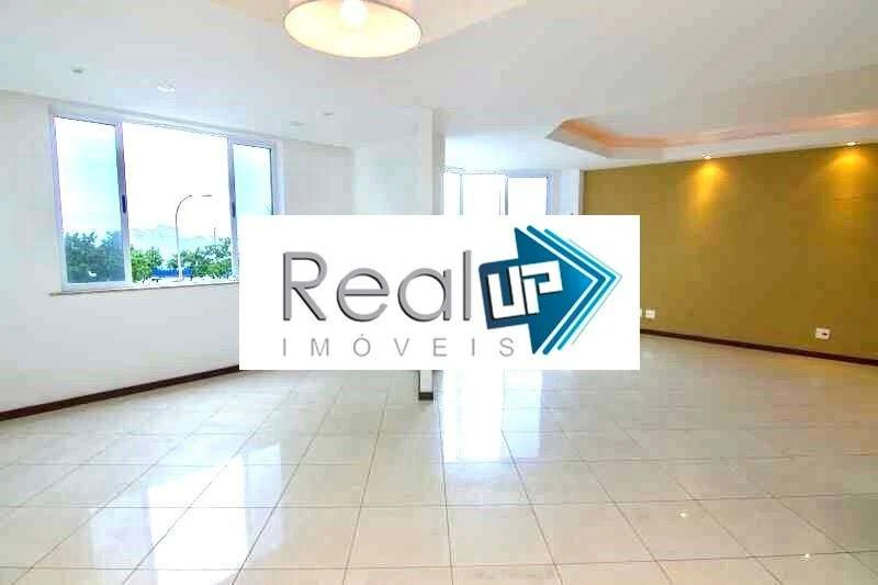 172 m² apartment with 3 bedrooms and a dedicated laundry area — photo 12
