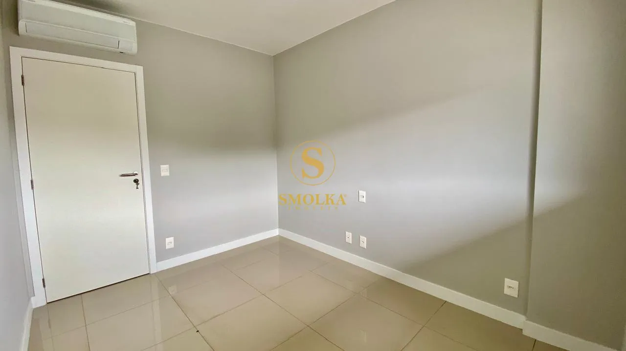 Departamento con balcón cerrado con vidrio en Florianópolis — photo 74