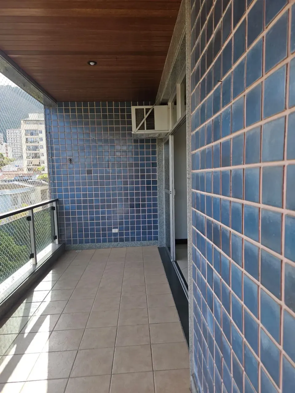 3-bedroom apartment with 2 parking spots and a view — photo 4