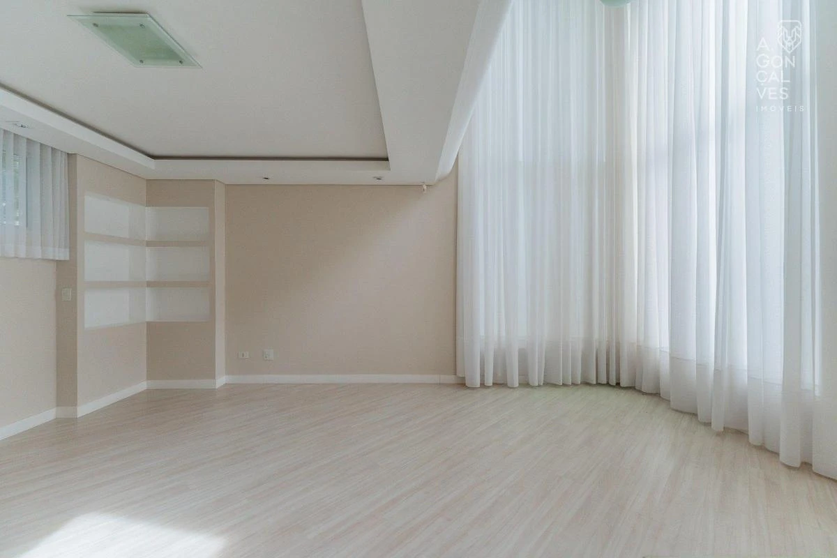 4-bedroom house with floor-to-ceiling windows in Curitiba — photo 40