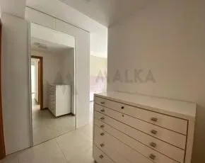 112 m² apartment with 2 en-suite bedrooms and 2 spots