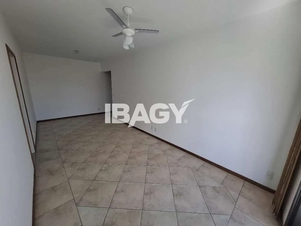 Apartamento de 3 dormitorios con balcón y 1 plaza — photo 5
