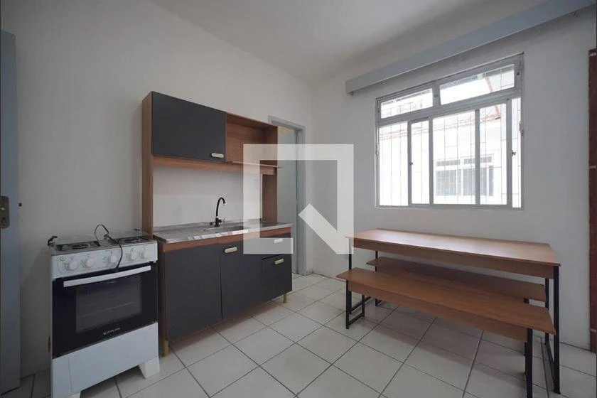 Furnished studio, 35 m², with a bathtub