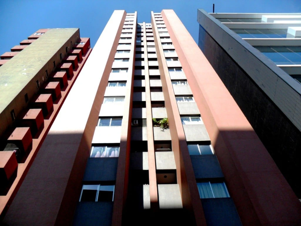 Apartamento com piso de madeira ou laminado, Centro — photo 18