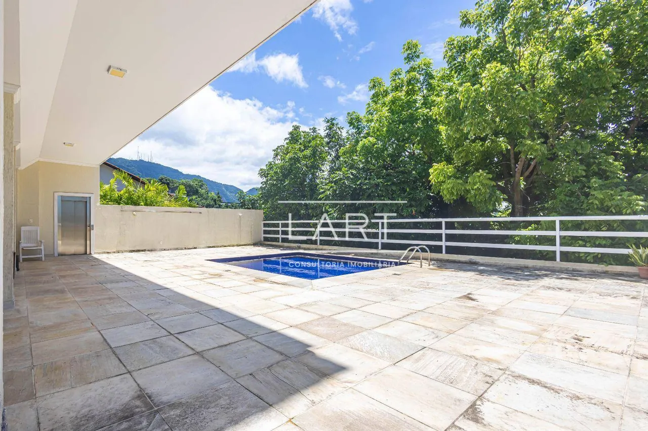 5-bedroom house with city and mountain views, 1250 m² — photo 12