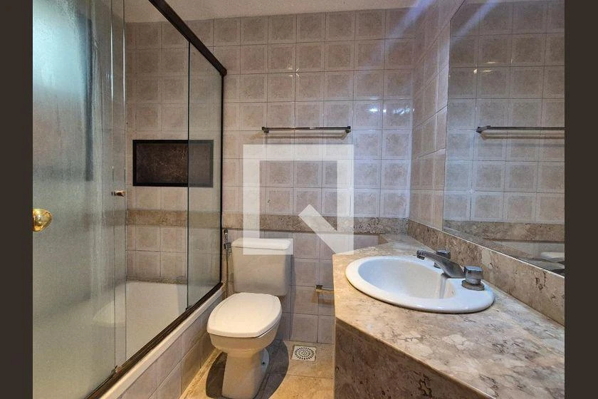 Rental apartment with 3 bedrooms and 208 m² — photo 38