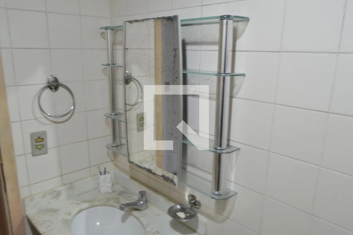 Furnished apartment with 3 bedrooms and a balcony — photo 37